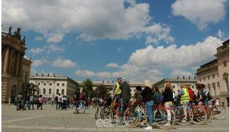 BERLIN SIGHTSEEINGS GUIDED BIKE TOUR