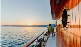 SPLIT SUNSET CRUISE WITH LIVE MUSIC